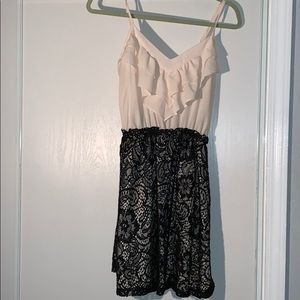 Creme/Black Dress